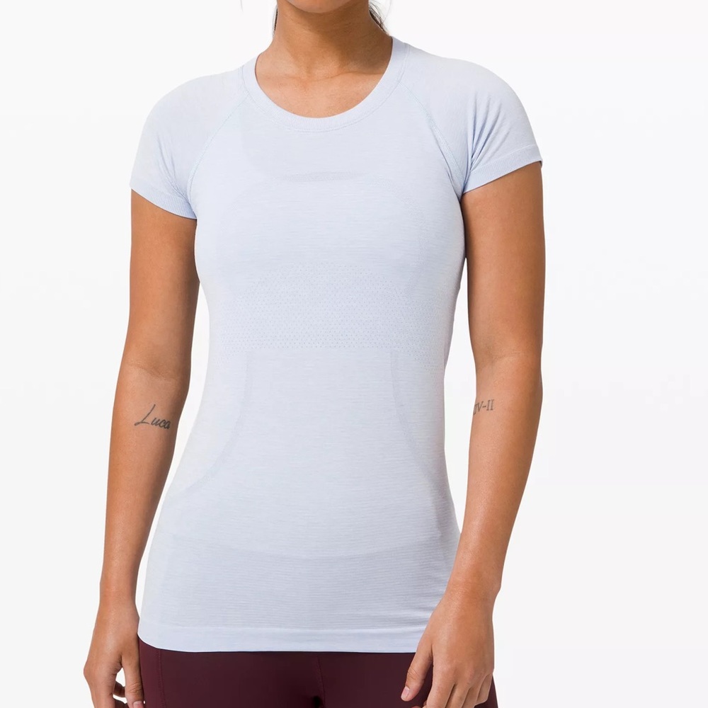Lululemon Swiftly Tech Short Sleeve Crew | size 6 | heathered chalk blue/purple!